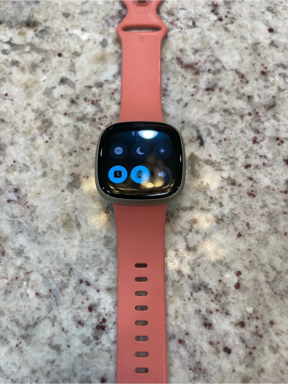 Fitbit Versa 3 Smartwatch - Pink Clay & Soft Gold Gold - Great Condition!